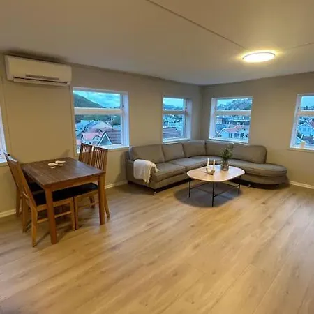 Apartamento Sentralt Hus Med Egen Parkering Egersund Exterior foto