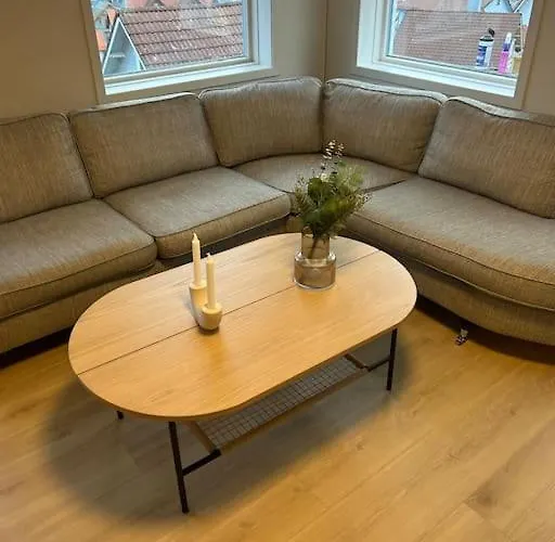 Sentralt Hus Med Egen Parkering