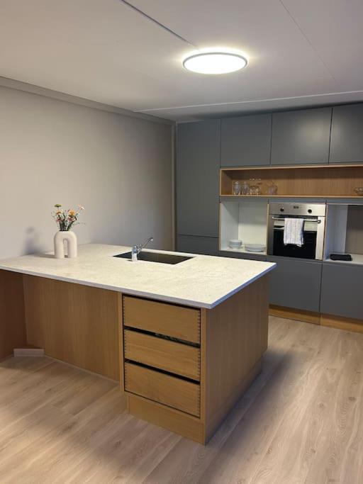 Sentralt Hus Med Egen Parkering Appartement *